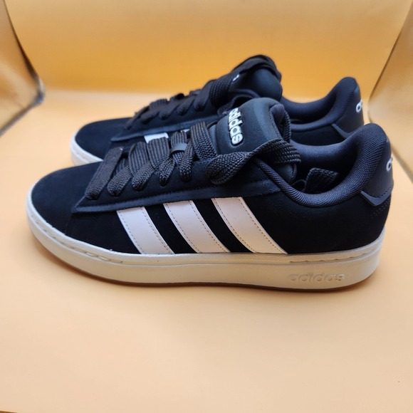 Adidas Cloudfoam Shoes Mens Size 9 Black White Low Top Casual Sneakers AJR0543 - Picture 2 of 8